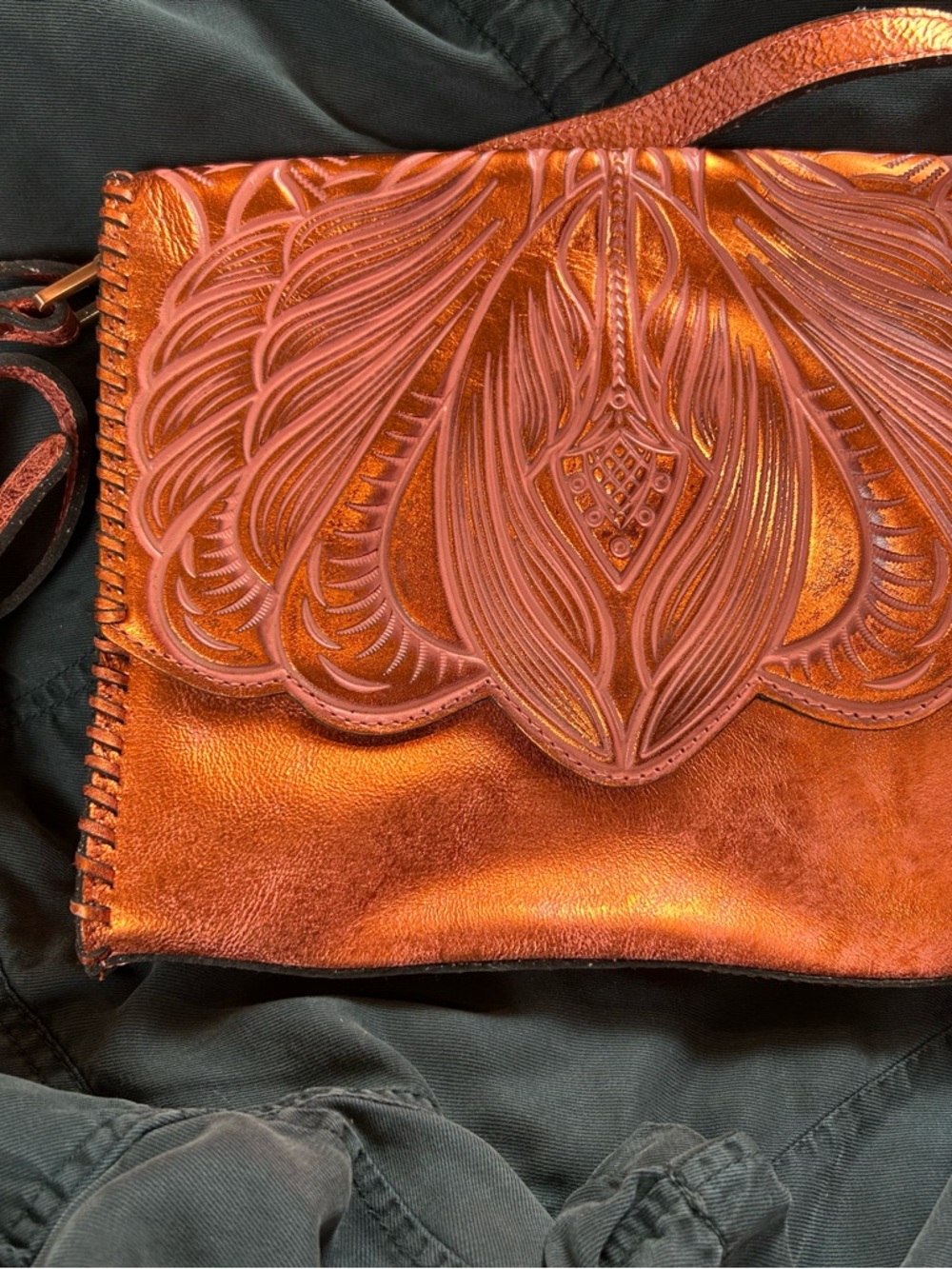 Patricia Nash Gorgeous Metallic Copper Tooled Burnished Leather Crossbody NWT - Picture 2 of 9
